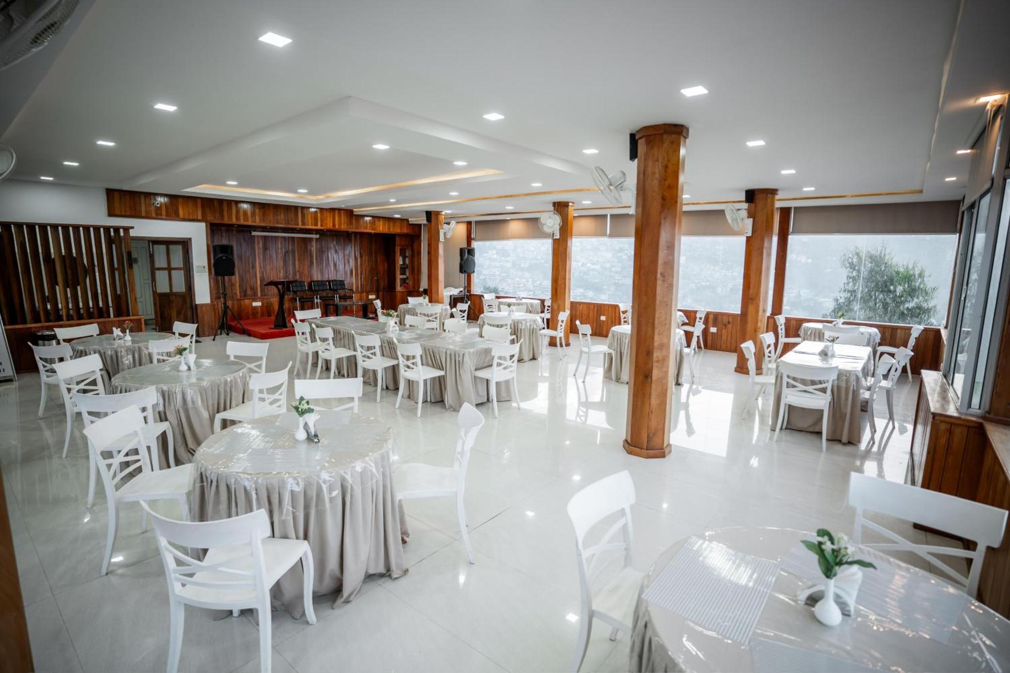 2K Hotel Kohima Buitenkant foto